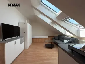 Pronájem bytu 2+kk, Praha - Dejvice, Koulova, 43 m2