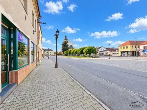 Prodej komerční nemovitosti, Chlumec nad Cidlinou, Klicperovo náměstí, 262 m2