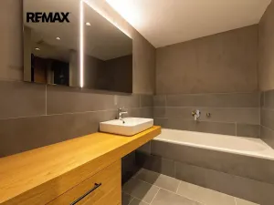 Prodej vícegeneračního domu, Praha - Vysočany, Moravcových, 228 m2
