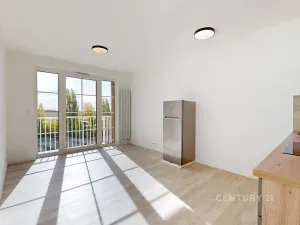 Pronájem bytu 1+kk, Praha - Kbely, Mladoboleslavská, 27 m2