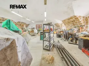Prodej výrobních prostor, Holany, 241 m2