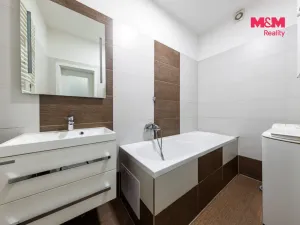 Prodej komerční nemovitosti, Karlovy Vary, Moravská, 85 m2