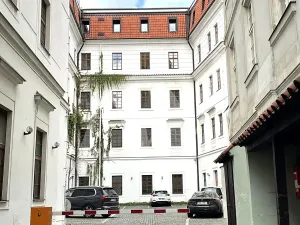 Pronájem kanceláře, Praha - Staré Město, Husova, 167 m2