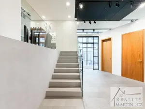 Prodej obchodního prostoru, Jesenice, V Roháči I., 109 m2