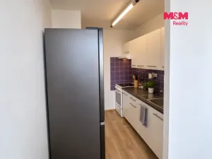 Pronájem bytu 1+kk, Praha - Prosek, Lovosická, 34 m2