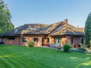 Prodej rodinného domu, Třebotov, V Zálesí, 300 m2