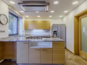 Prodej rodinného domu, Třebotov, V Zálesí, 300 m2