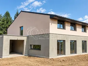 Prodej rodinného domu, Kamenice, Lomená, 156 m2
