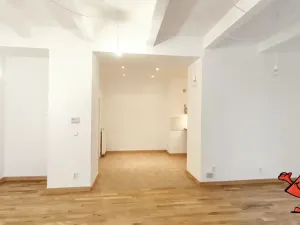 Pronájem kanceláře, Praha - Vysočany, Mlékárenská, 48 m2