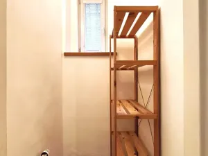 Pronájem kanceláře, Praha - Vysočany, Mlékárenská, 48 m2