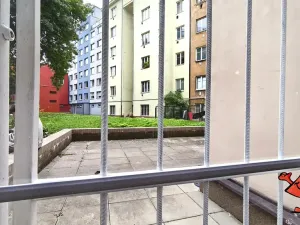 Pronájem kanceláře, Praha - Vysočany, Mlékárenská, 48 m2
