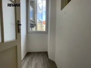 Pronájem bytu 2+kk, Praha - Holešovice, Farského, 51 m2