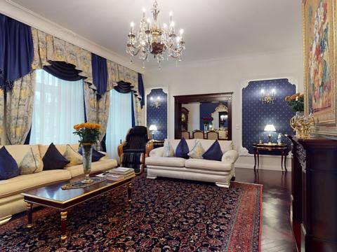 Prodej atypického bytu, Karlovy Vary, nábřeží Jana Palacha, 249 m2
