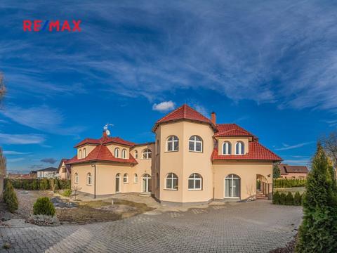Prodej komerční nemovitosti, Buštěhrad, Topolová, 844 m2