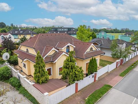 Prodej rodinného domu, Praha - Dolní Měcholupy, Za Kovárnou, 308 m2