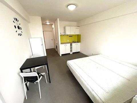 Pronájem bytu 1+kk, Praha - Radotín, Vrážská, 28 m2