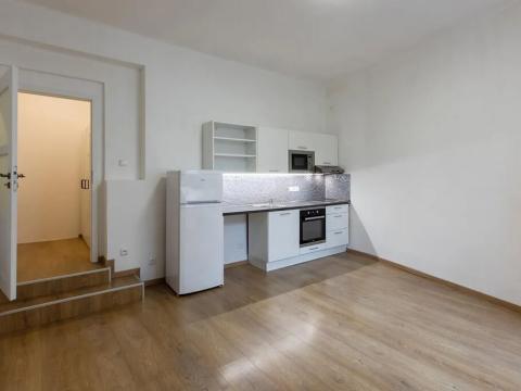 Pronájem bytu 1+kk, Praha - Malá Strana, Říční, 29 m2