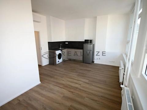 Pronájem bytu 1+kk, České Budějovice, Žižkova tř., 28 m2