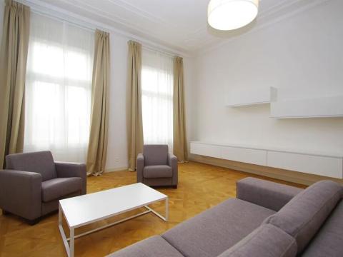 Pronájem bytu 2+kk, Praha - Nové Město, Bolzanova, 80 m2