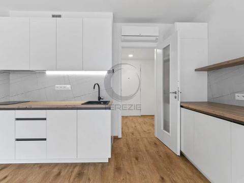 Pronájem bytu 1+kk, Praha - Hloubětín, Poděbradská, 31 m2
