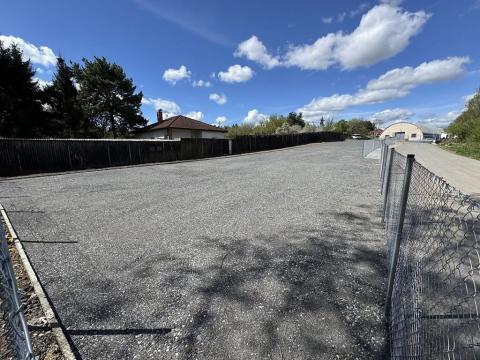 Pronájem komerčního pozemku, Chýně, Družstevní, 400 m2