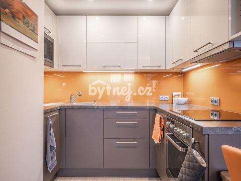 Pronájem bytu 2+kk, Praha - Záběhlice, Mikanova, 46 m2