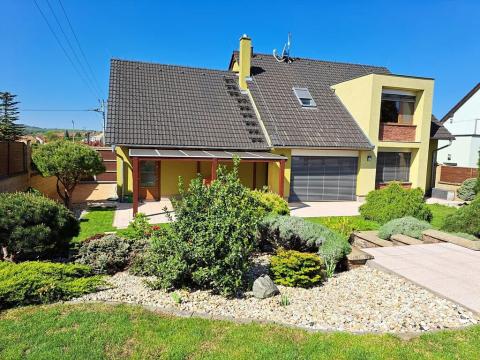 Prodej rodinného domu, Moravany, Švédské kříže, 268 m2
