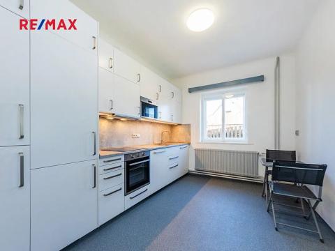 Pronájem bytu 4+1, Praha - Lipence, V roklích, 90 m2