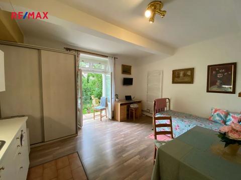 Pronájem bytu 1+kk, Praha - Vinohrady, Na zájezdu, 25 m2