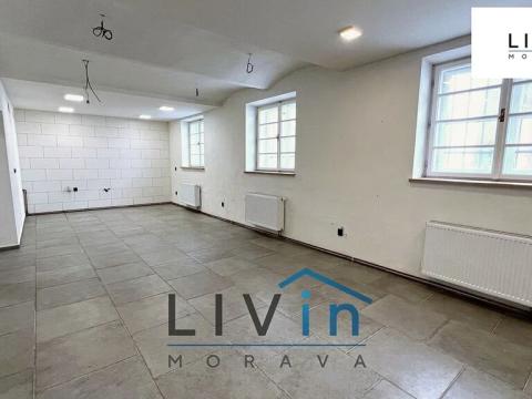 Pronájem obchodního prostoru, Olomouc, Horní náměstí, 80 m2