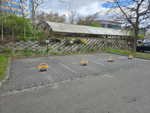 Pronájem garážového stání, Brno, Heršpická, 12 m2