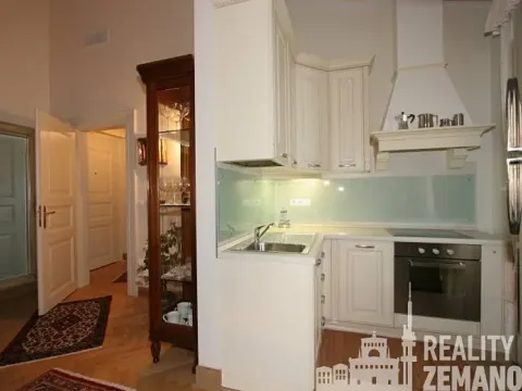 Pronájem bytu 1+kk, Praha - Vinohrady, Italská, 48 m2