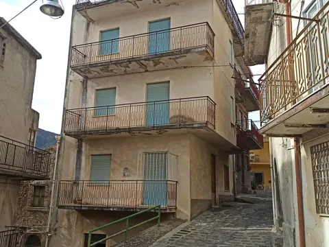 Prodej rodinného domu, San Piero Patti, Itálie, 155 m2