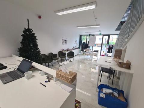 Pronájem obchodního prostoru, Praha - Libeň, Červená báň, 100 m2