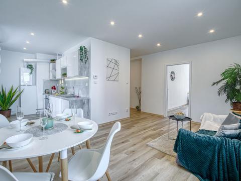 Pronájem bytu 2+kk, Chomutov, Grégrova, 49 m2