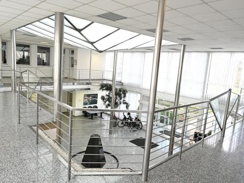 Pronájem kanceláře, Praha - Prosek, Litvínovská, 215 m2