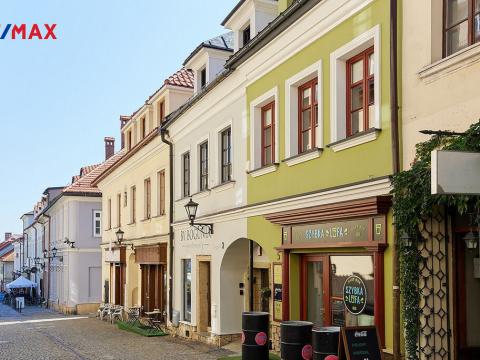 Prodej činžovního domu, Bielsko-Biała, Powiat Bielsko-Biała, Polsko, 395 m2