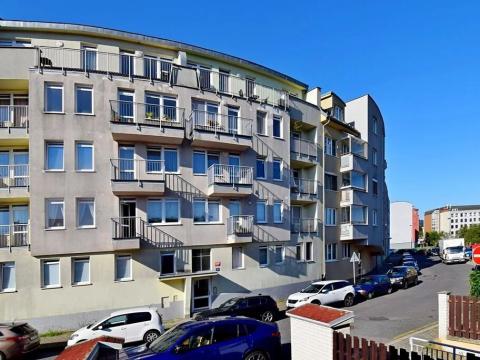 Pronájem bytu 1+kk, Praha - Kunratice, Velké Kunratické, 39 m2
