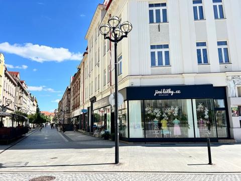 Pronájem obchodního prostoru, Hradec Králové, Švehlova, 88 m2