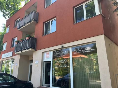 Pronájem obchodního prostoru, Neratovice, Hamplova, 74 m2