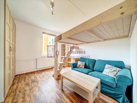 Pronájem bytu 3+1, Jindřichův Hradec, Kosmonautů, 82 m2