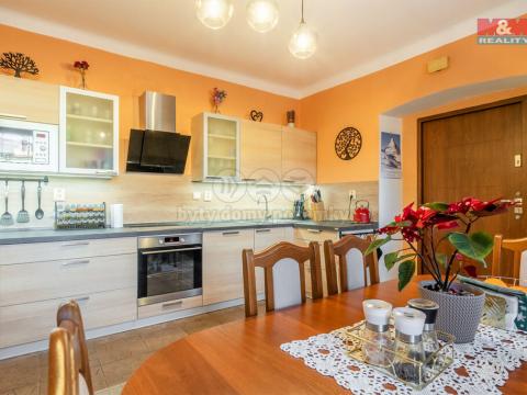 Prodej činžovního domu, Mimoň, nám. 1. máje, 120 m2