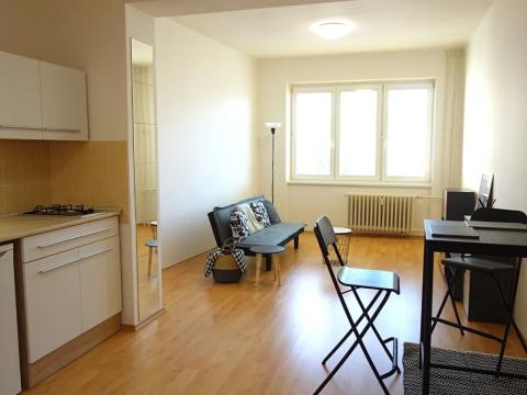 Pronájem bytu 1+kk, Praha - Vršovice, náměstí Svatopluka Čecha, 33 m2