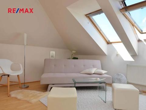 Pronájem bytu 1+kk, Praha - Lysolaje, Sídlištní, 45 m2