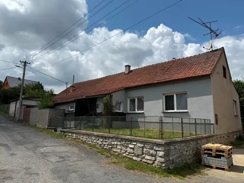 Prodej rodinného domu, Jesenec, 140 m2