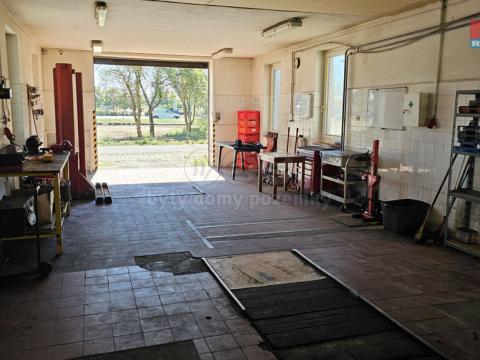 Pronájem obchodního prostoru, Chrášťany, U Cihelny, 100 m2