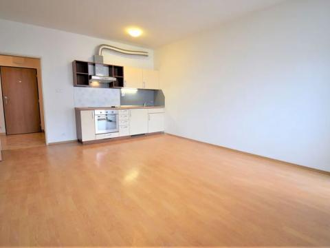 Prodej bytu 2+kk, Praha - Vysočany, Poděbradská, 65 m2