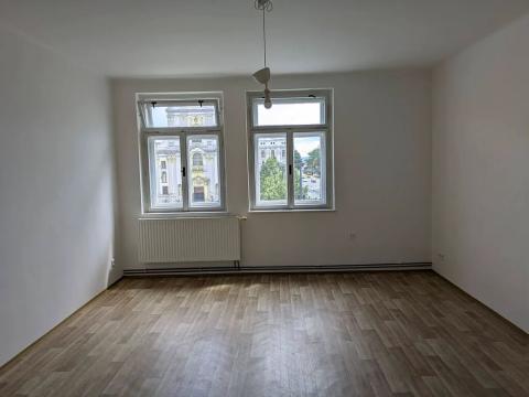 Pronájem bytu 2+1, Opava, Dolní náměstí, 76 m2