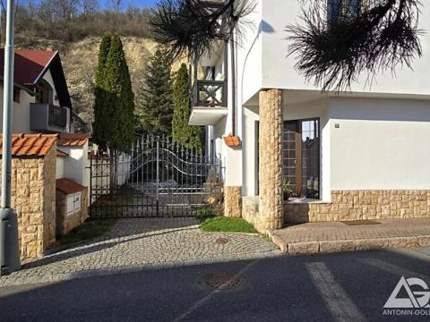 Pronájem bytu 3+kk, Praha - Hlubočepy, Pod Žvahovem, 97 m2
