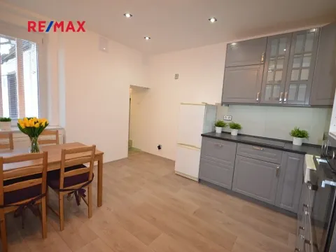 Pronájem bytu 1+1, Kladno, Jeronýmova, 40 m2